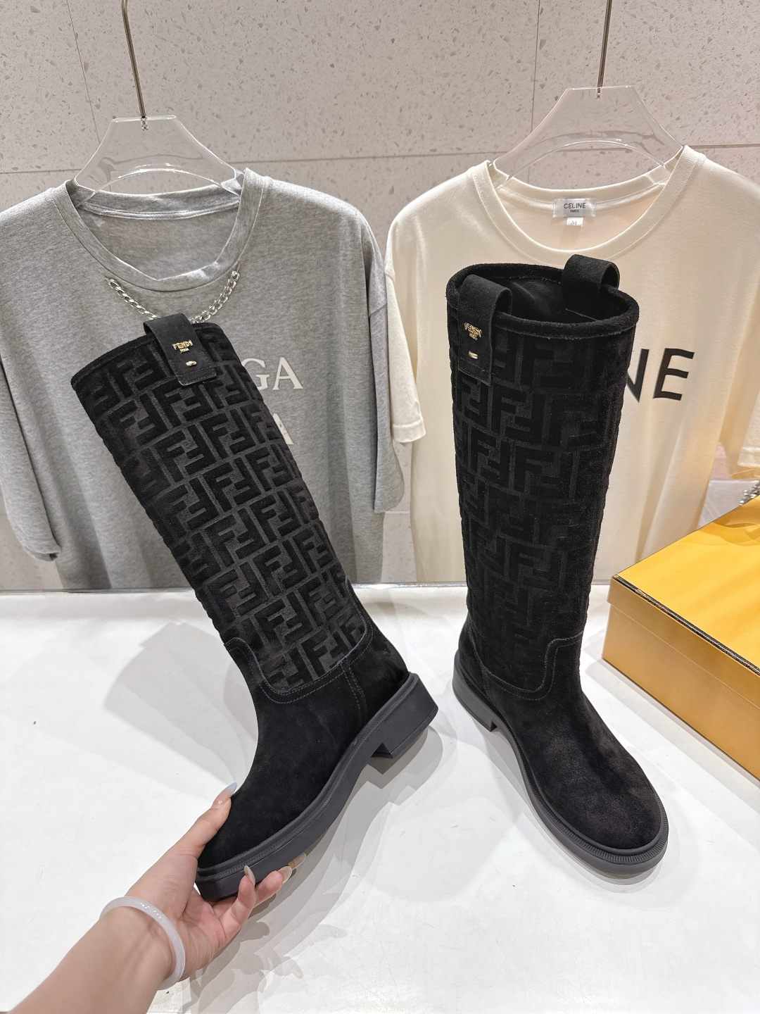 高版本出厂 FENDI芬迪F029 2025ss秋冬新款长靴直筒靴长筒靴 马丁靴芬迪又出美靴啦 高丝光牛