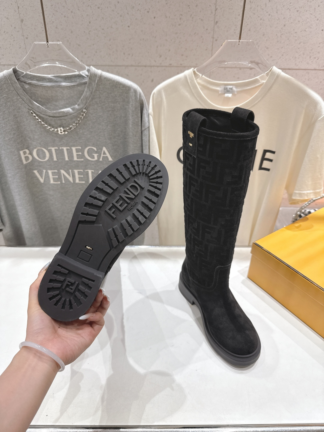 高版本出厂 FENDI芬迪F029 2025ss秋冬新款长靴直筒靴长筒靴 马丁靴芬迪又出美靴啦 高丝光牛
