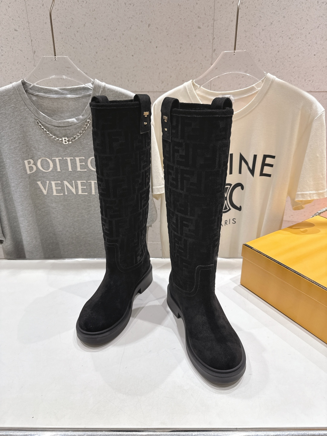 高版本出厂 FENDI芬迪F029 2025ss秋冬新款长靴直筒靴长筒靴 马丁靴芬迪又出美靴啦 高丝光牛