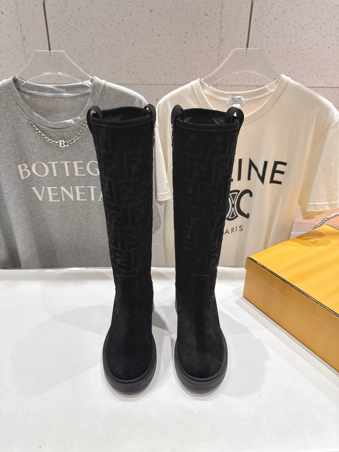 高版本出厂 FENDI芬迪F029 2025ss秋冬新款长靴直筒靴长筒靴 马丁靴芬迪又出美靴啦 高丝光牛