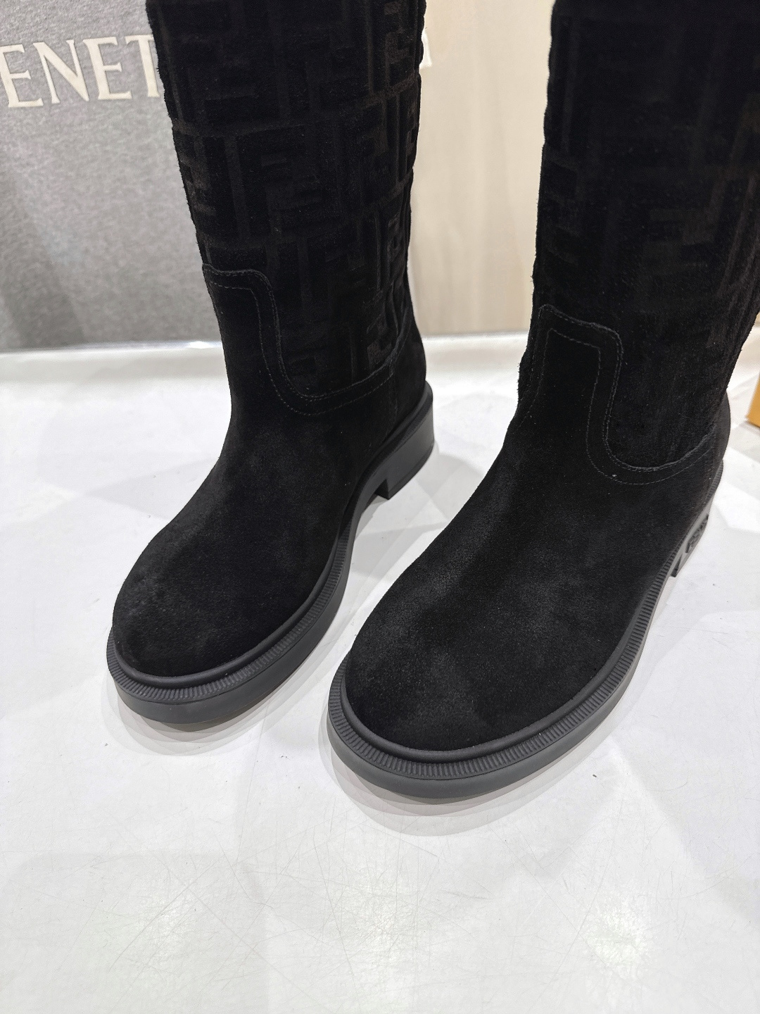 高版本出厂 FENDI芬迪F029 2025ss秋冬新款长靴直筒靴长筒靴 马丁靴芬迪又出美靴啦 高丝光牛