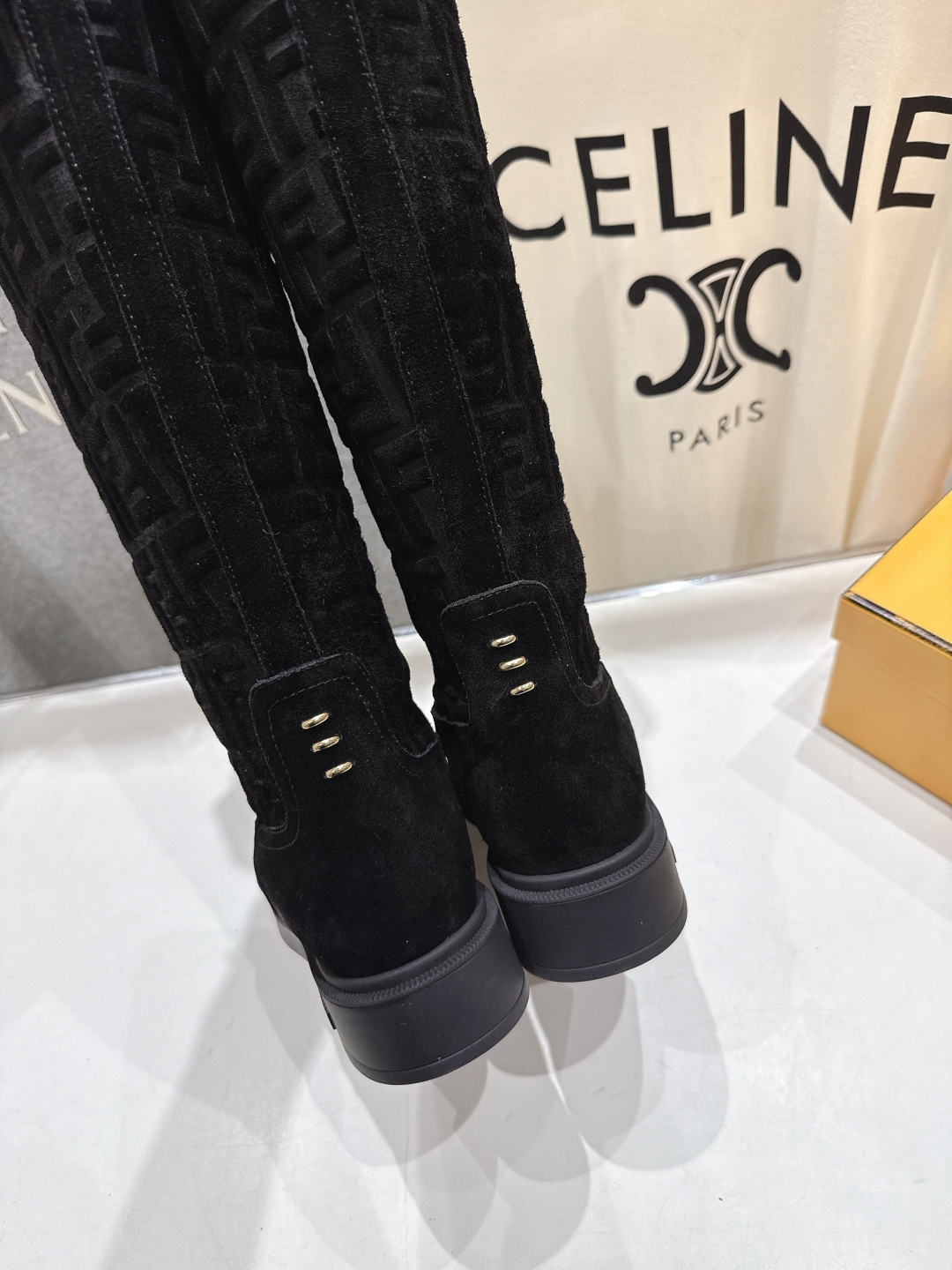 高版本出厂 FENDI芬迪F029 2025ss秋冬新款长靴直筒靴长筒靴 马丁靴芬迪又出美靴啦 高丝光牛