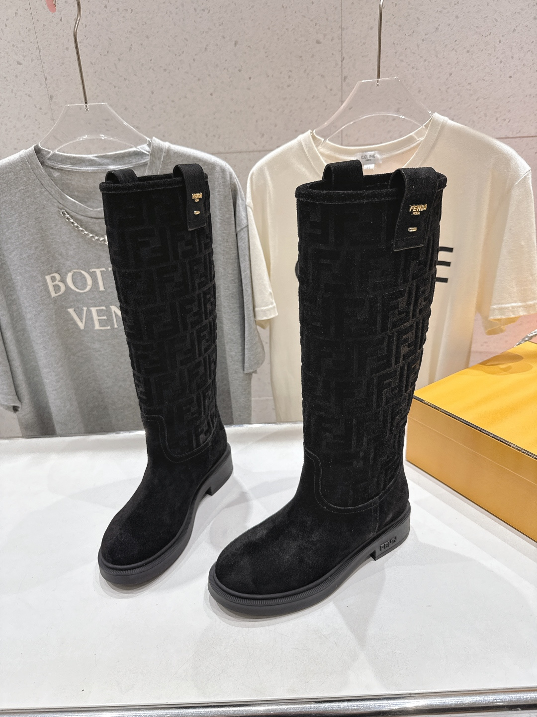 高版本出厂 FENDI芬迪F029 2025ss秋冬新款长靴直筒靴长筒靴 马丁靴芬迪又出美靴啦 高丝光牛