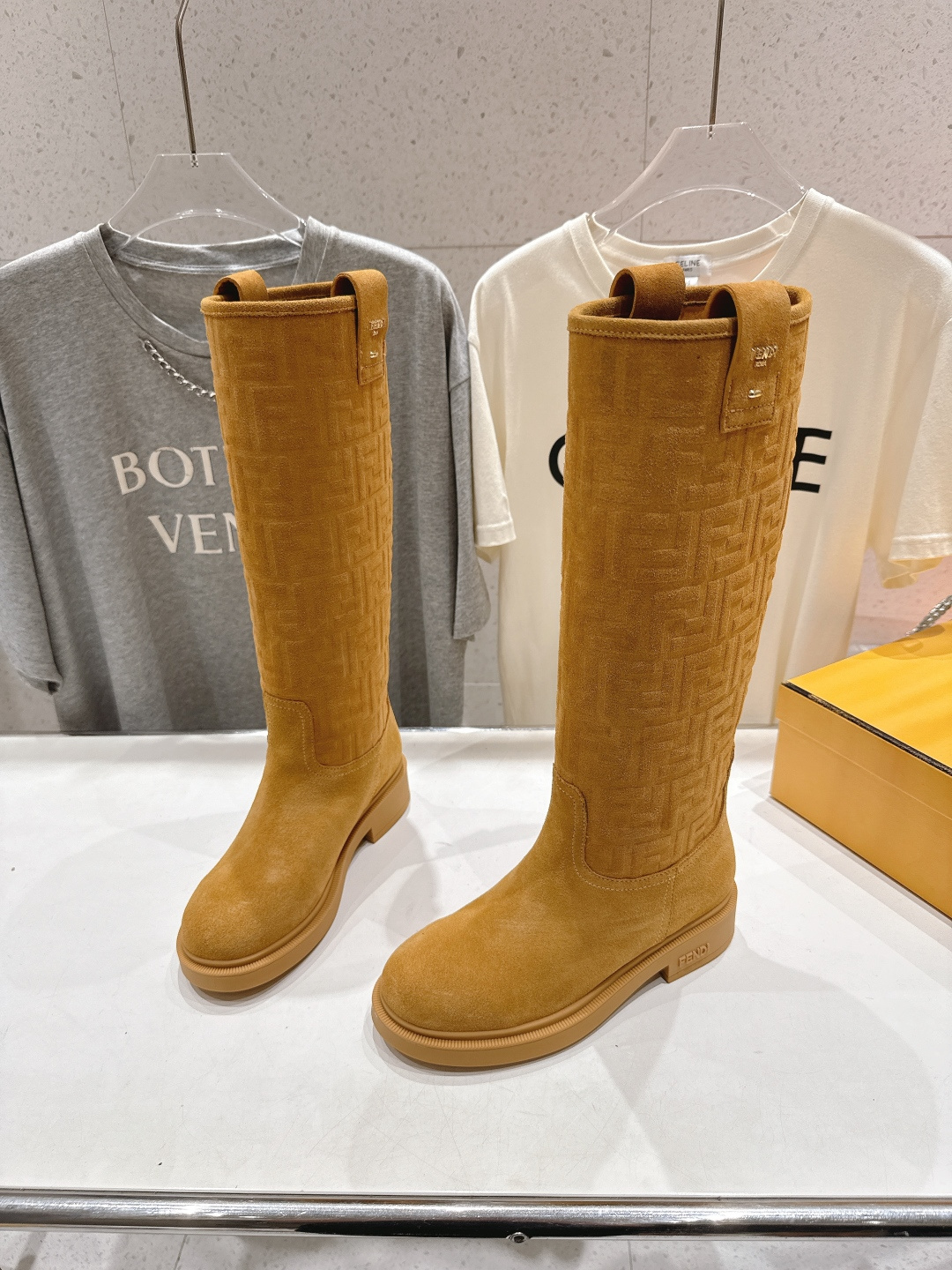 高版本出厂 FENDI芬迪F029 2025ss秋冬新款长靴直筒靴长筒靴 马丁靴芬迪又出美靴啦 高丝光牛