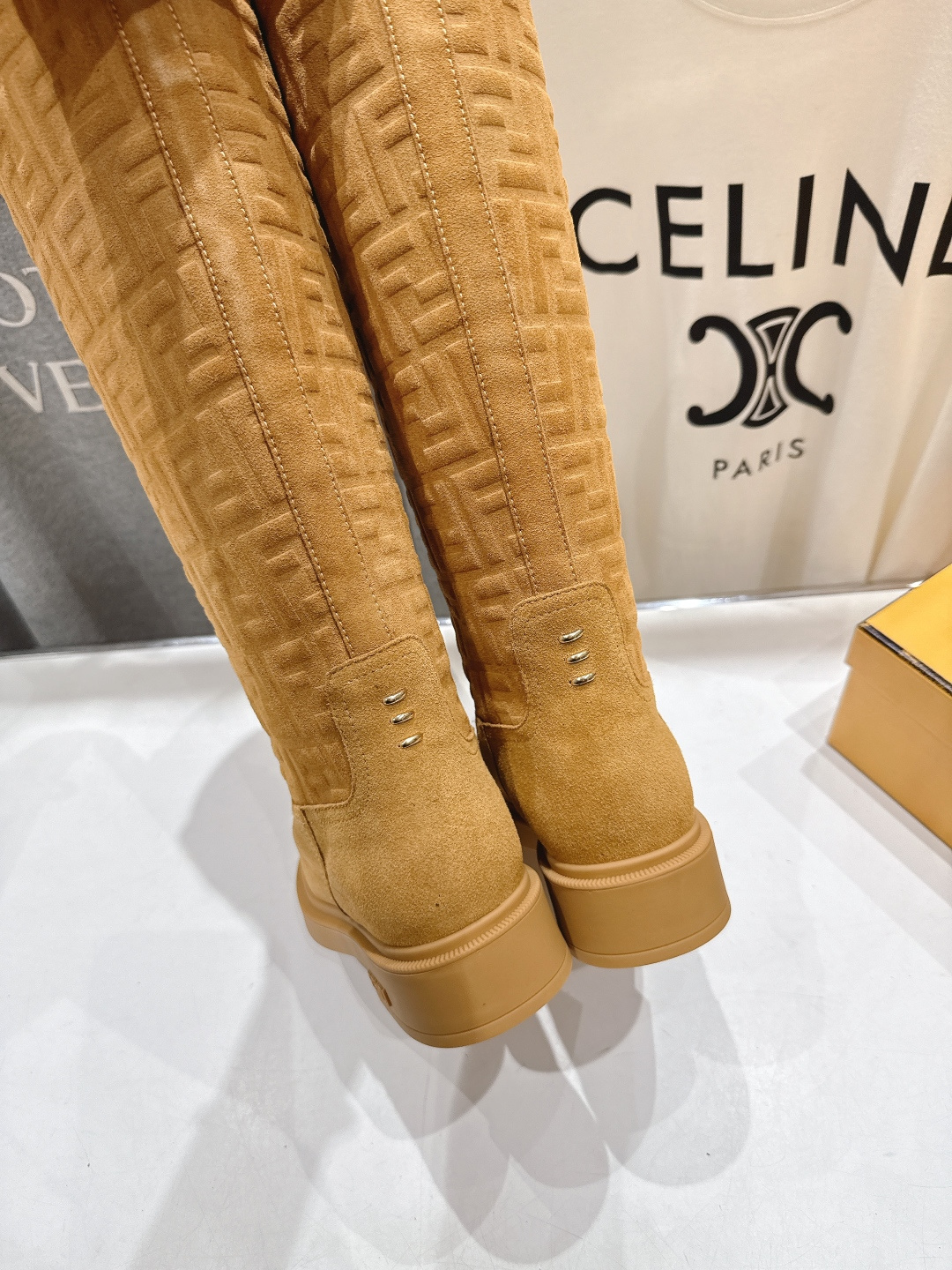 高版本出厂 FENDI芬迪F029 2025ss秋冬新款长靴直筒靴长筒靴 马丁靴芬迪又出美靴啦 高丝光牛