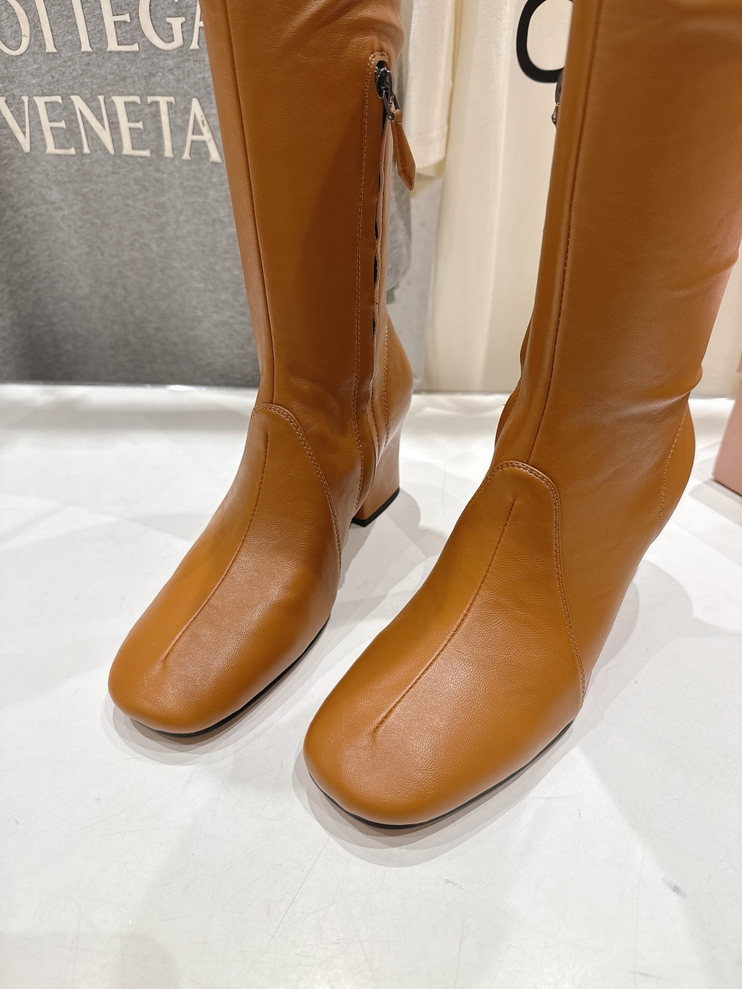 高版本出厂 MiuMiu*缪缪/F026 2025ss秋冬走秀新款高跟过膝长靴弹力靴走秀款出现在各大时装