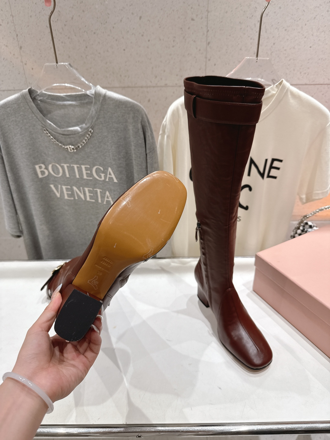 高版本出厂 MiuMiu*缪缪/F026 2025ss秋冬走秀新款高跟过膝长靴弹力靴走秀款出现在各大时装