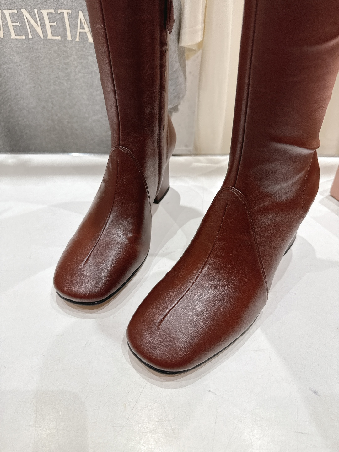 高版本出厂 MiuMiu*缪缪/F026 2025ss秋冬走秀新款高跟过膝长靴弹力靴走秀款出现在各大时装