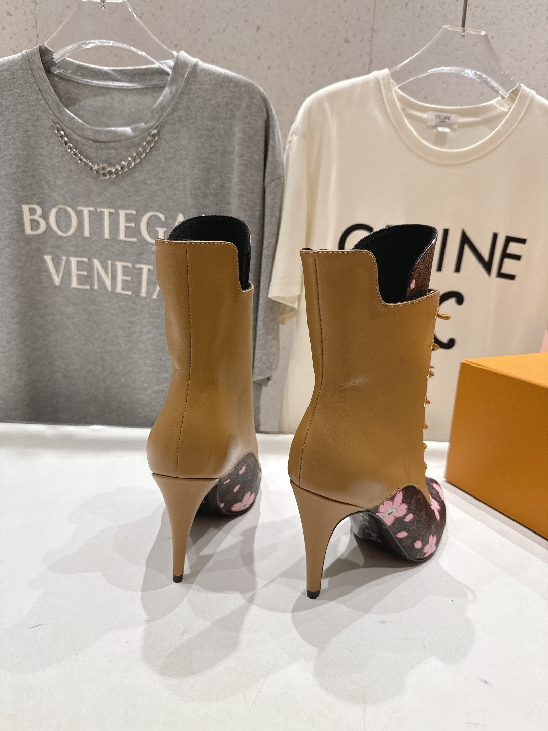 高版本出厂 LOUIS VUITTON 25ss LV驴牌秋冬新款高跟短靴楦型百搭瘦脚yyds.造型立体