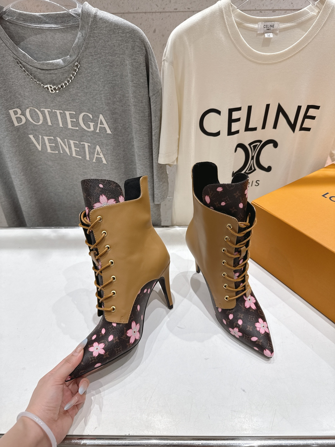 高版本出厂 LOUIS VUITTON 25ss LV驴牌秋冬新款高跟短靴楦型百搭瘦脚yyds.造型立体