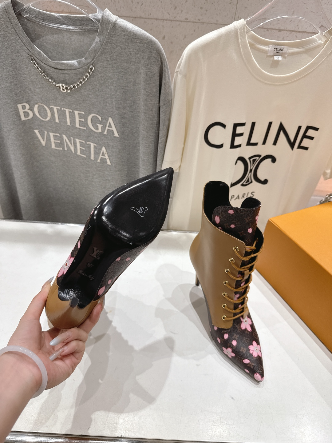 高版本出厂 LOUIS VUITTON 25ss LV驴牌秋冬新款高跟短靴楦型百搭瘦脚yyds.造型立体