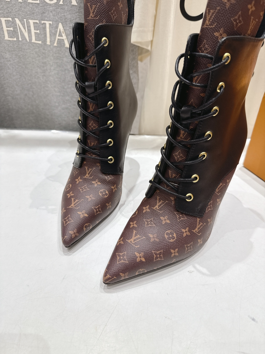 高版本出厂 LOUIS VUITTON 25ss LV驴牌秋冬新款高跟短靴楦型百搭瘦脚yyds.造型立体