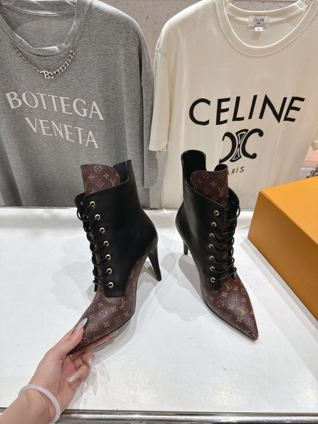 高版本出厂 LOUIS VUITTON 25ss LV驴牌秋冬新款高跟短靴楦型百搭瘦脚yyds.造型立体