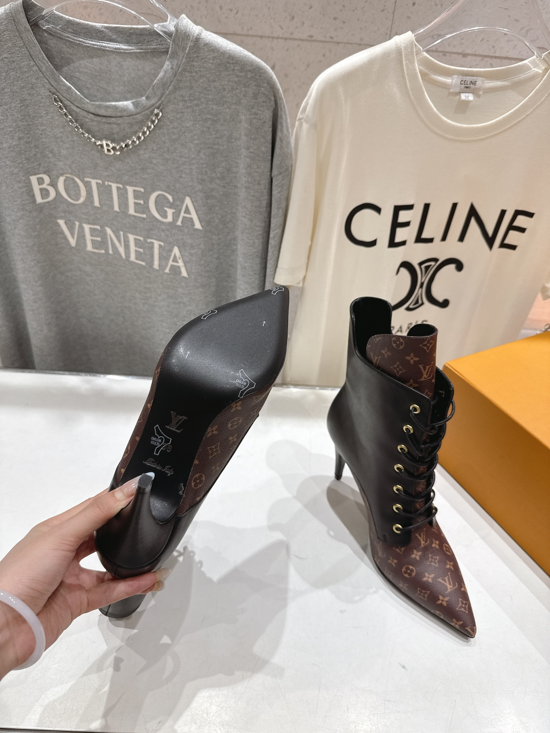 高版本出厂 LOUIS VUITTON 25ss LV驴牌秋冬新款高跟短靴楦型百搭瘦脚yyds.造型立体