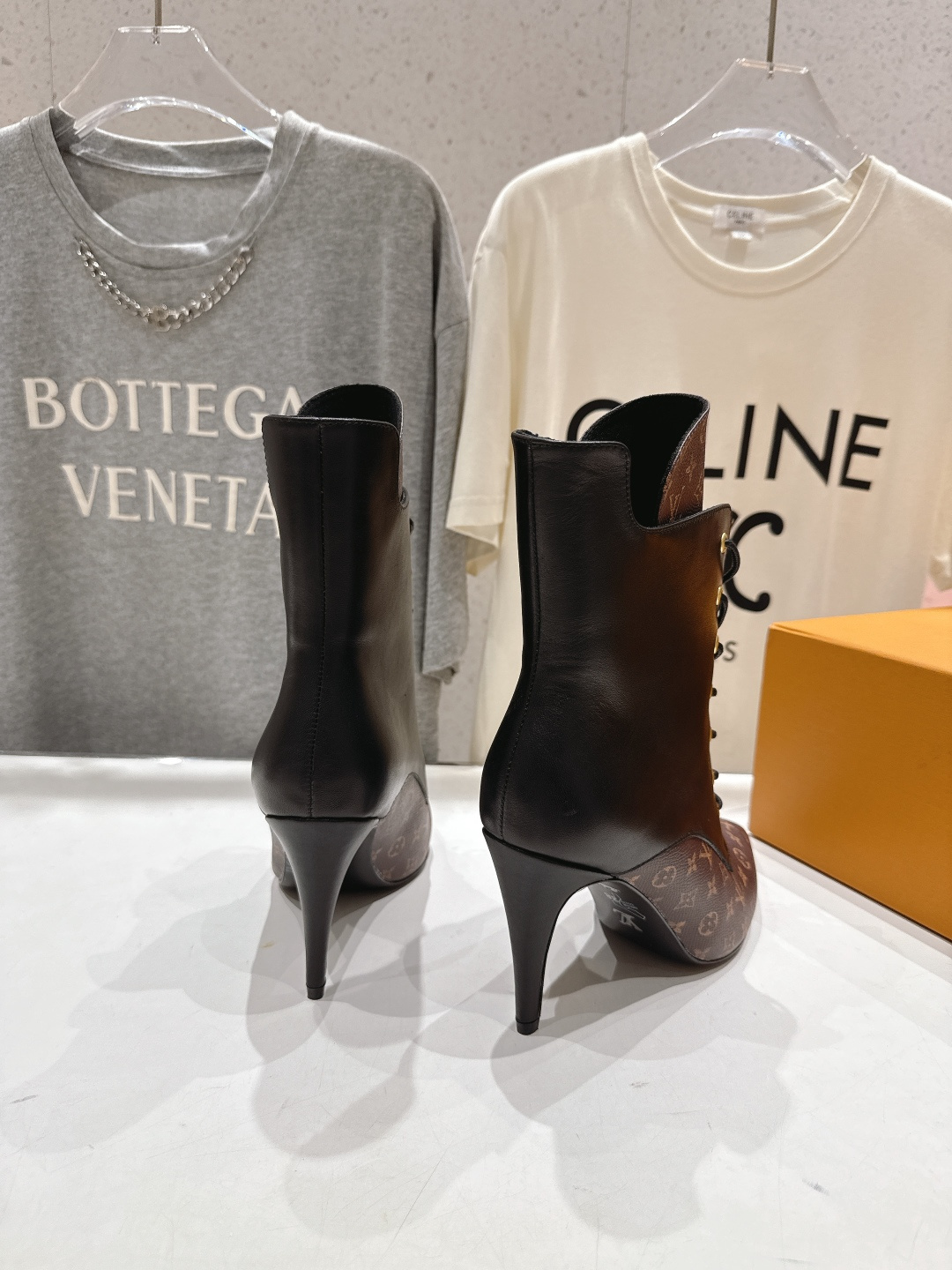 高版本出厂 LOUIS VUITTON 25ss LV驴牌秋冬新款高跟短靴楦型百搭瘦脚yyds.造型立体