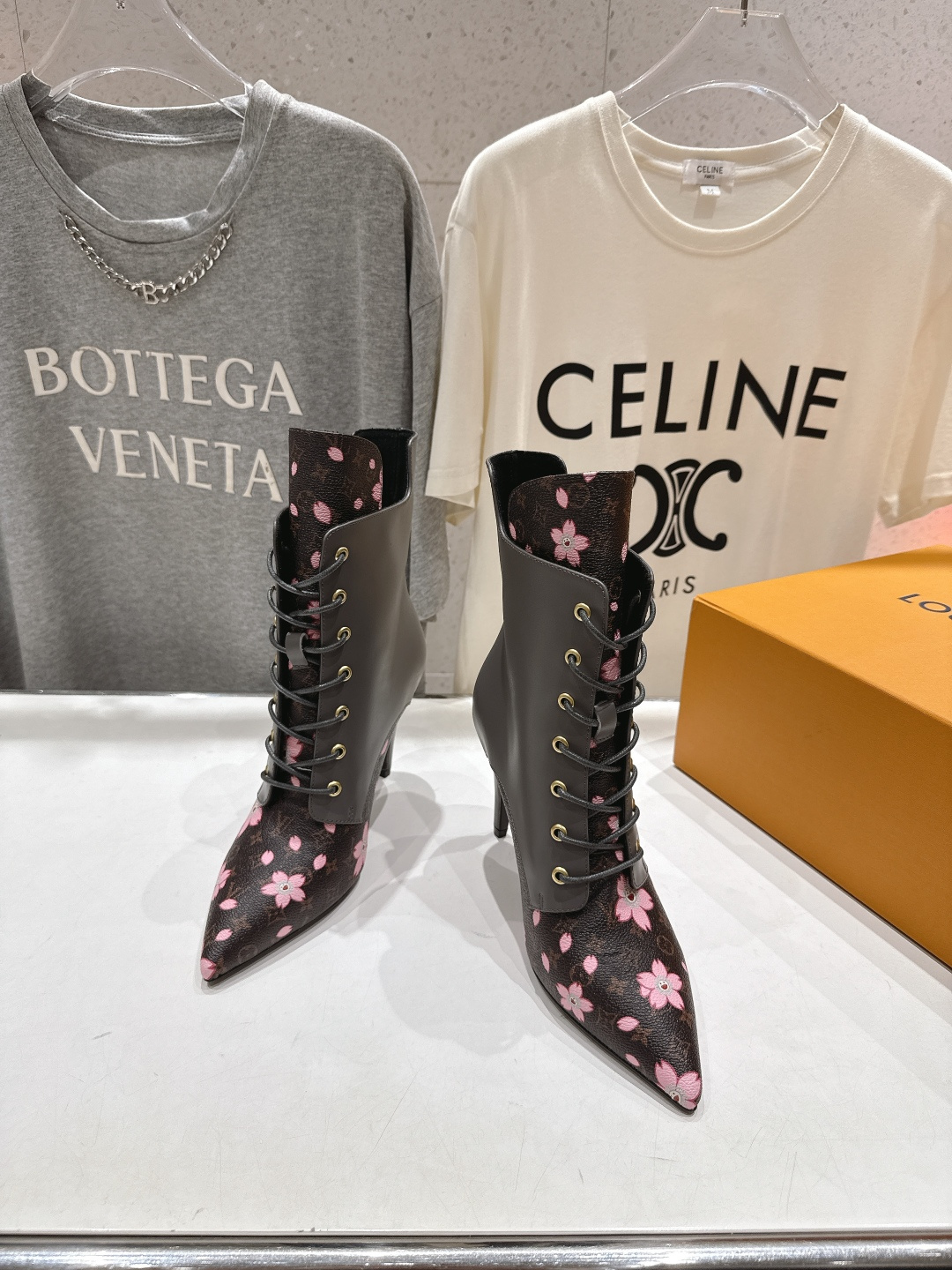 高版本出厂 LOUIS VUITTON 25ss LV驴牌秋冬新款高跟短靴楦型百搭瘦脚yyds.造型立体