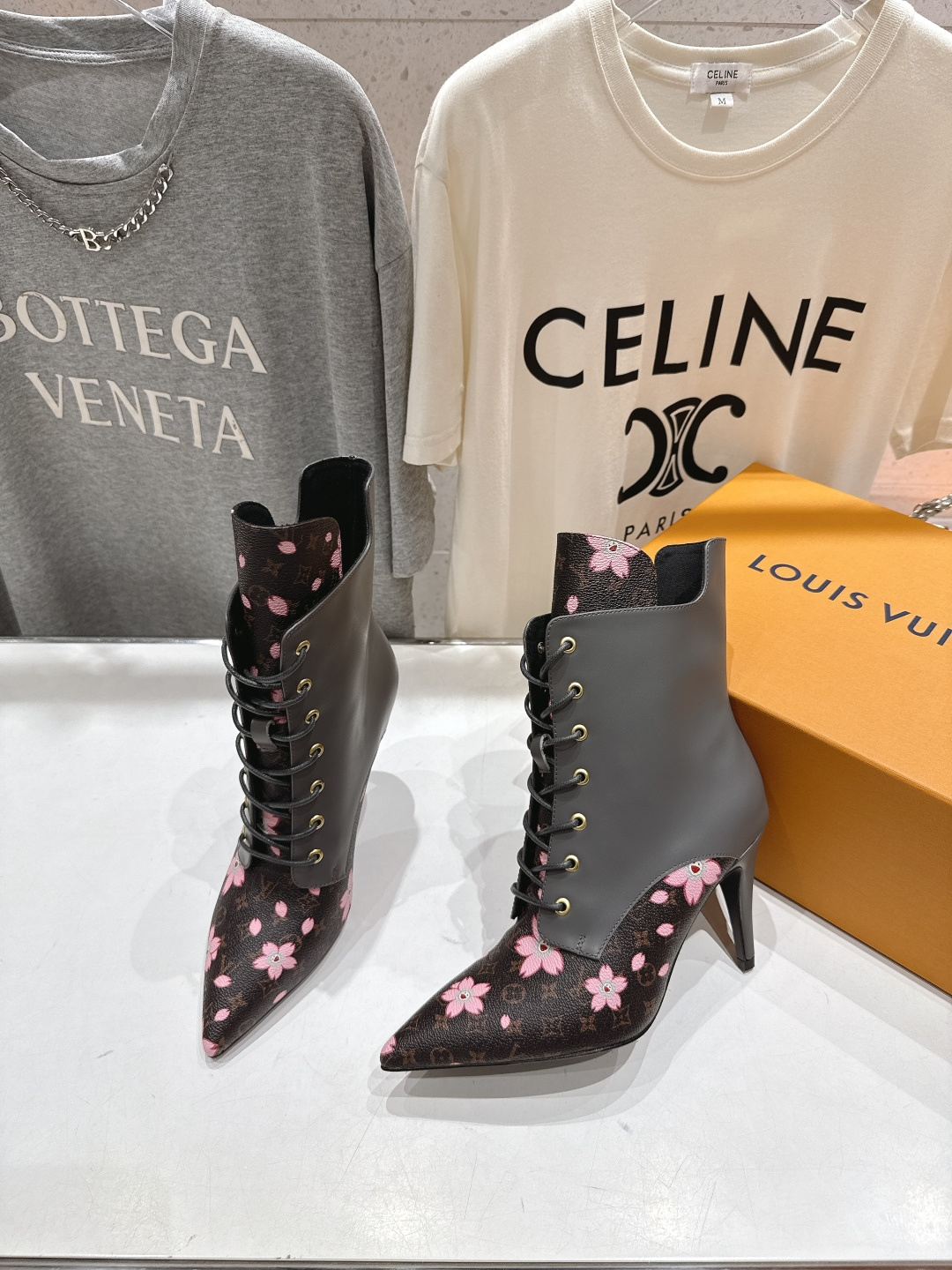 高版本出厂 LOUIS VUITTON 25ss LV驴牌秋冬新款高跟短靴楦型百搭瘦脚yyds.造型立体