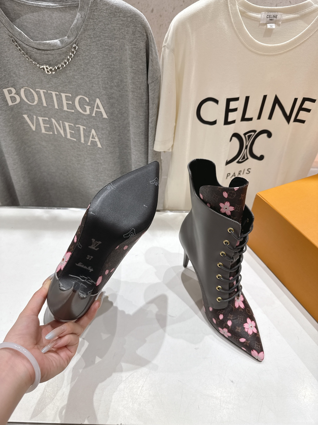 高版本出厂 LOUIS VUITTON 25ss LV驴牌秋冬新款高跟短靴楦型百搭瘦脚yyds.造型立体