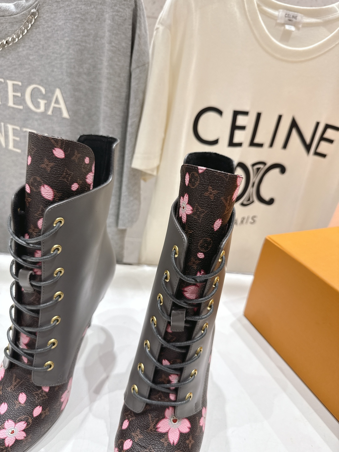 高版本出厂 LOUIS VUITTON 25ss LV驴牌秋冬新款高跟短靴楦型百搭瘦脚yyds.造型立体