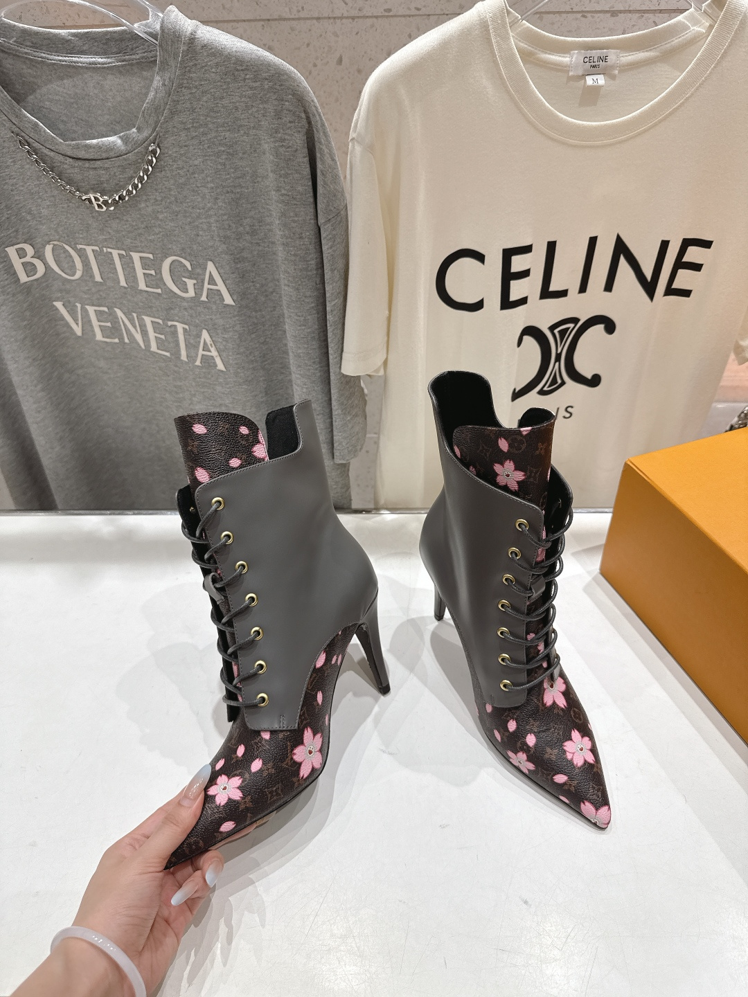 高版本出厂 LOUIS VUITTON 25ss LV驴牌秋冬新款高跟短靴楦型百搭瘦脚yyds.造型立体