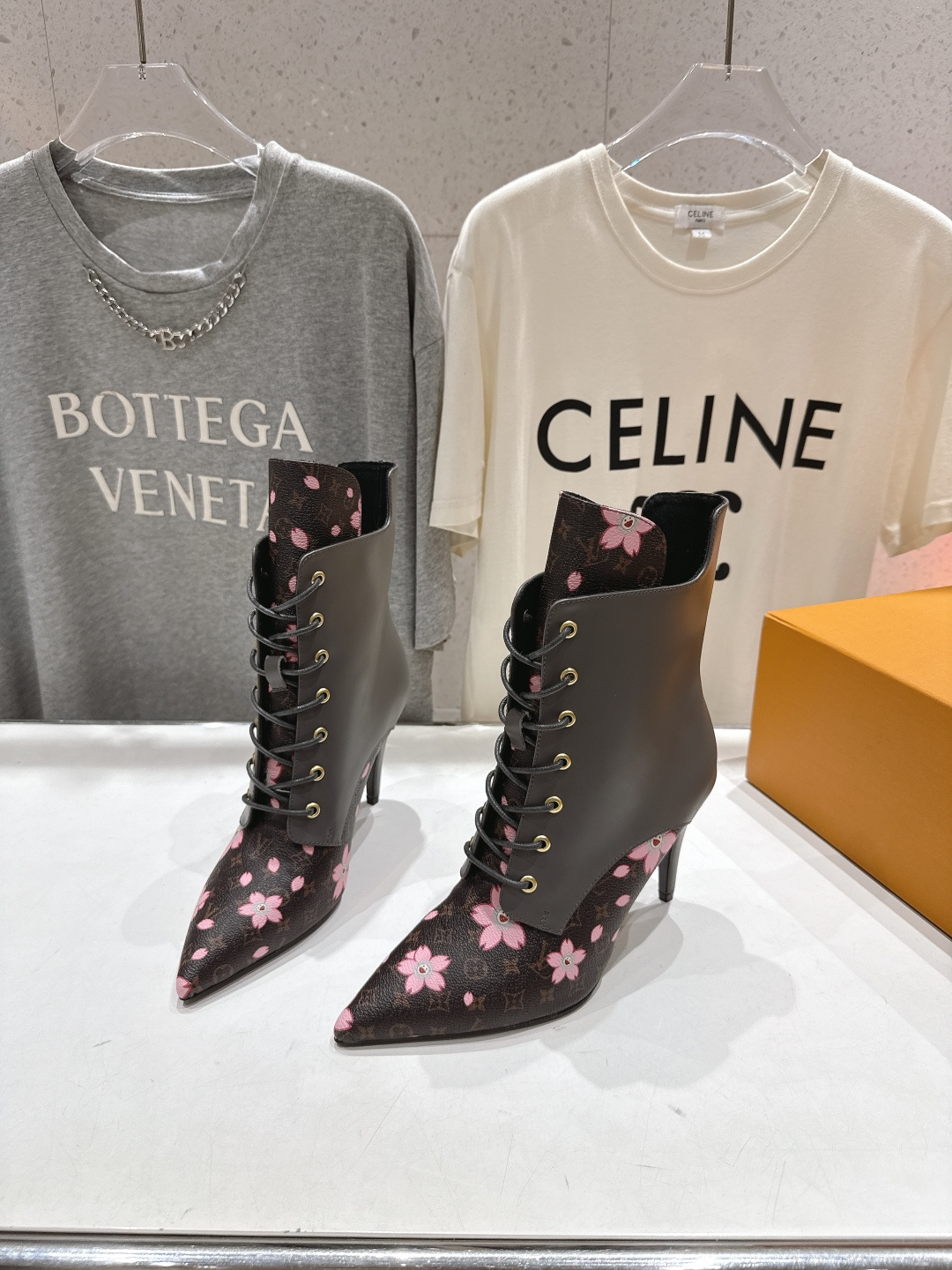 高版本出厂 LOUIS VUITTON 25ss LV驴牌秋冬新款高跟短靴楦型百搭瘦脚yyds.造型立体