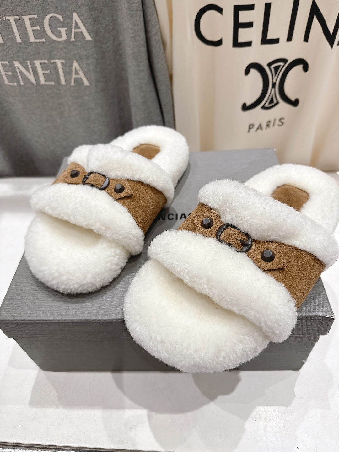 高版本出厂 BALENCIAGA*巴黎世家F027 25ss秋冬新款平底羊毛拖鞋毛毛鞋冬日凛凛🏂🏻不可缺