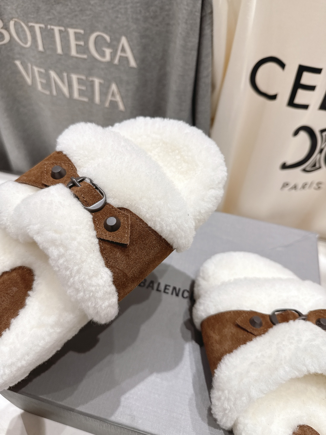 高版本出厂 BALENCIAGA*巴黎世家F027 25ss秋冬新款平底羊毛拖鞋毛毛鞋冬日凛凛🏂🏻不可缺