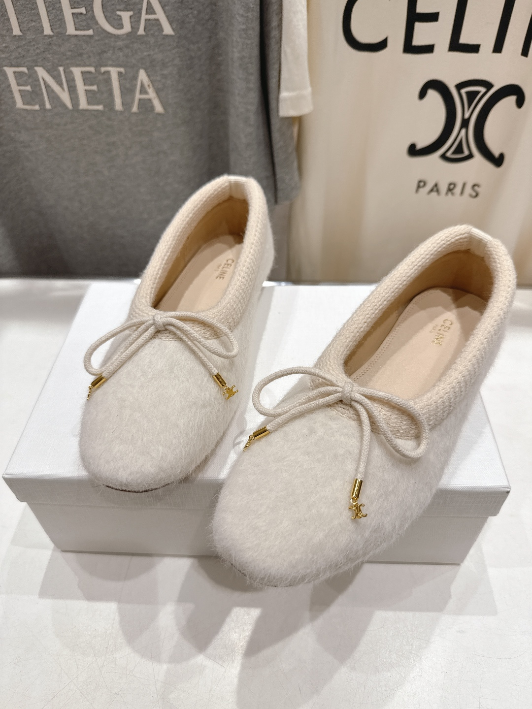 高版本出厂 CELINE*赛琳F018 2025ss新款玛丽珍平底乐福鞋单鞋网红爆款来袭！各大网红抢先体