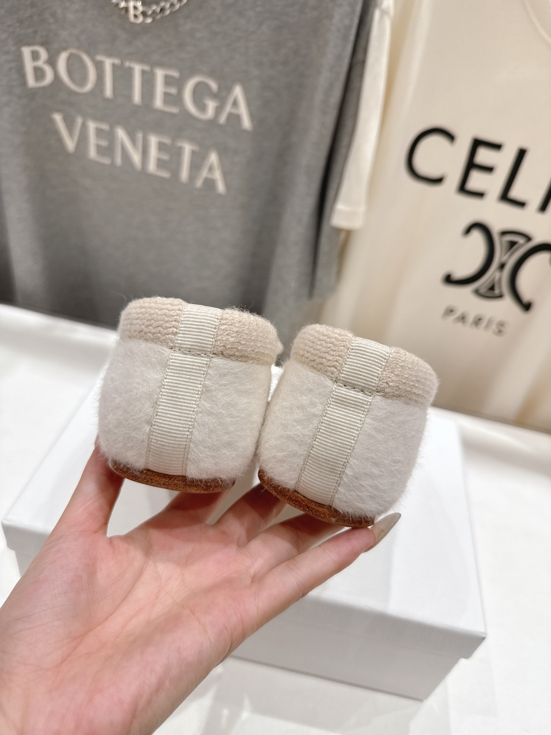 高版本出厂 CELINE*赛琳F018 2025ss新款玛丽珍平底乐福鞋单鞋网红爆款来袭！各大网红抢先体