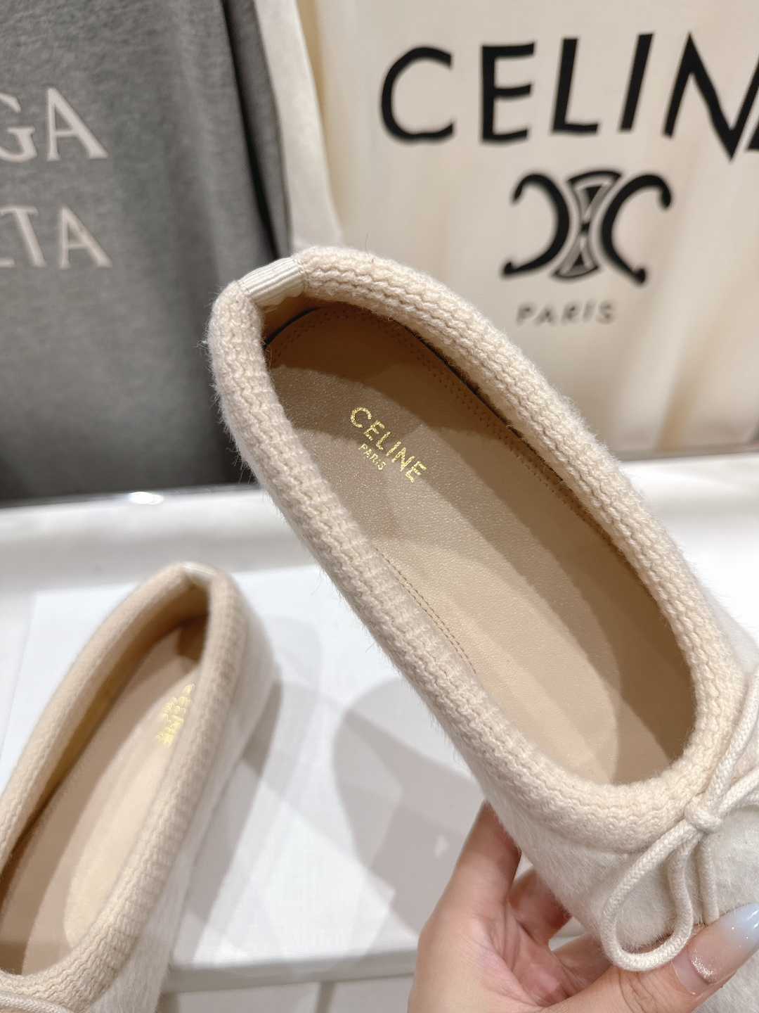 高版本出厂 CELINE*赛琳F018 2025ss新款玛丽珍平底乐福鞋单鞋网红爆款来袭！各大网红抢先体