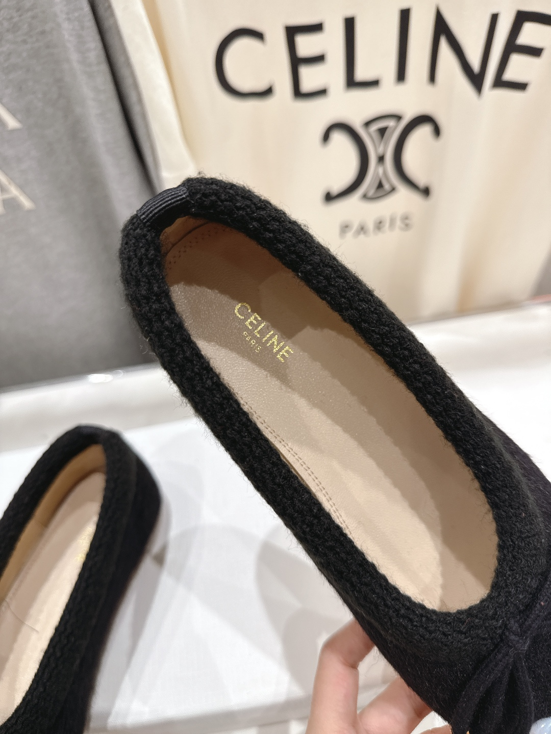 高版本出厂 CELINE*赛琳F018 2025ss新款玛丽珍平底乐福鞋单鞋网红爆款来袭！各大网红抢先体