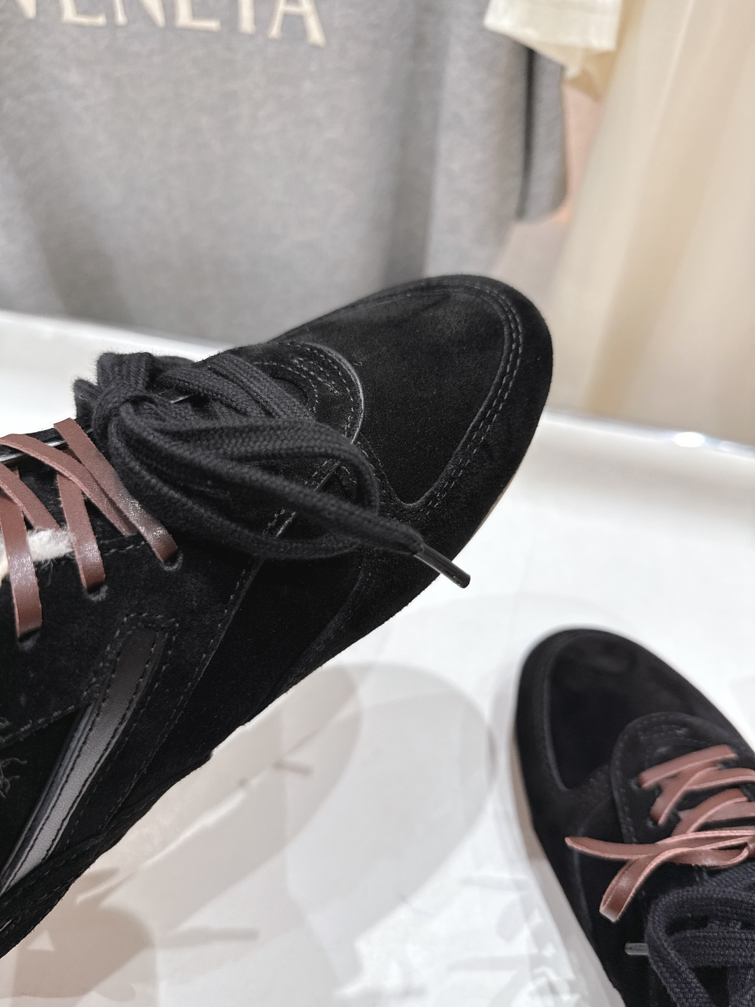 高版本出厂 毛里 MiuMiu/缪缪F022 2025ss秋冬走秀新款系带德训鞋休闲运动鞋 这款系带休闲