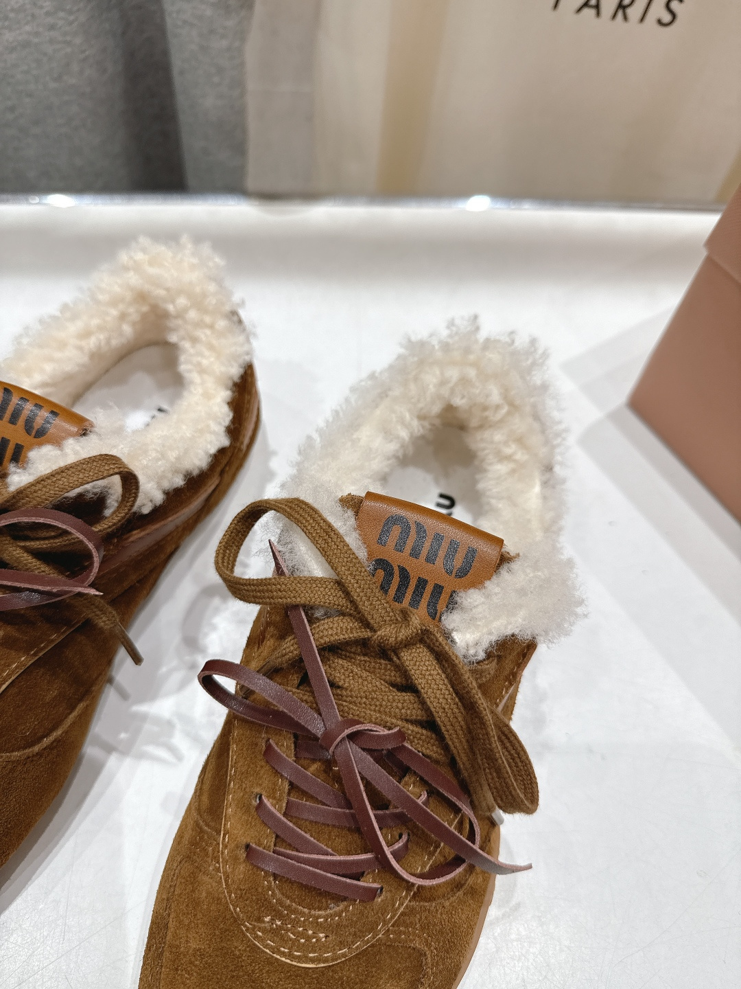 高版本出厂 毛里 MiuMiu/缪缪F022 2025ss秋冬走秀新款系带德训鞋休闲运动鞋 这款系带休闲