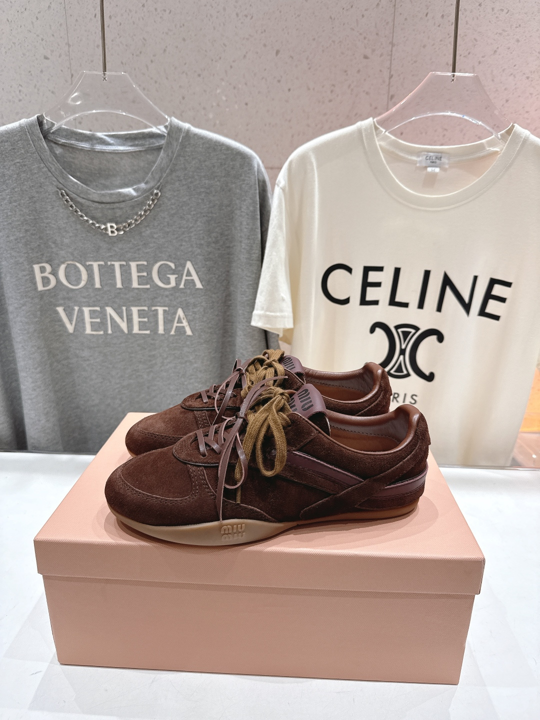 高版本出厂 MiuMiu/缪缪F022 2025ss秋冬走秀新款系带德训鞋休闲运动鞋 这款系带休闲运动鞋