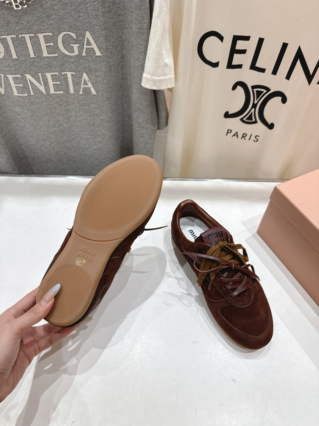 高版本出厂 MiuMiu/缪缪F022 2025ss秋冬走秀新款系带德训鞋休闲运动鞋 这款系带休闲运动鞋