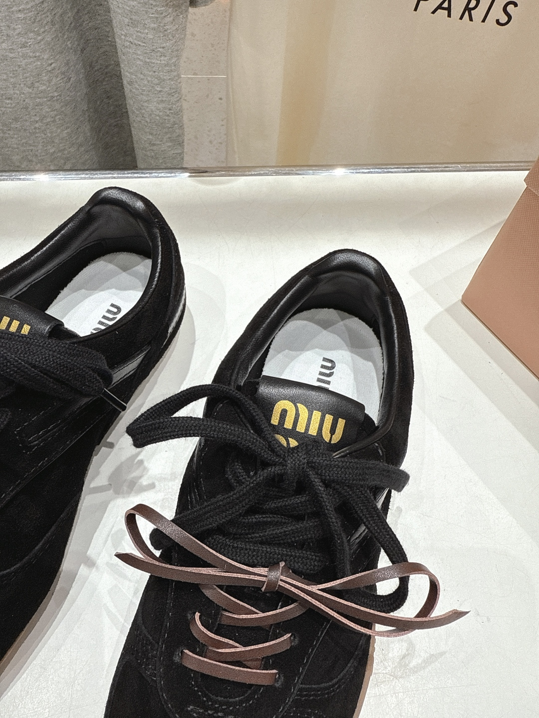 高版本出厂 MiuMiu/缪缪F022 2025ss秋冬走秀新款系带德训鞋休闲运动鞋 这款系带休闲运动鞋