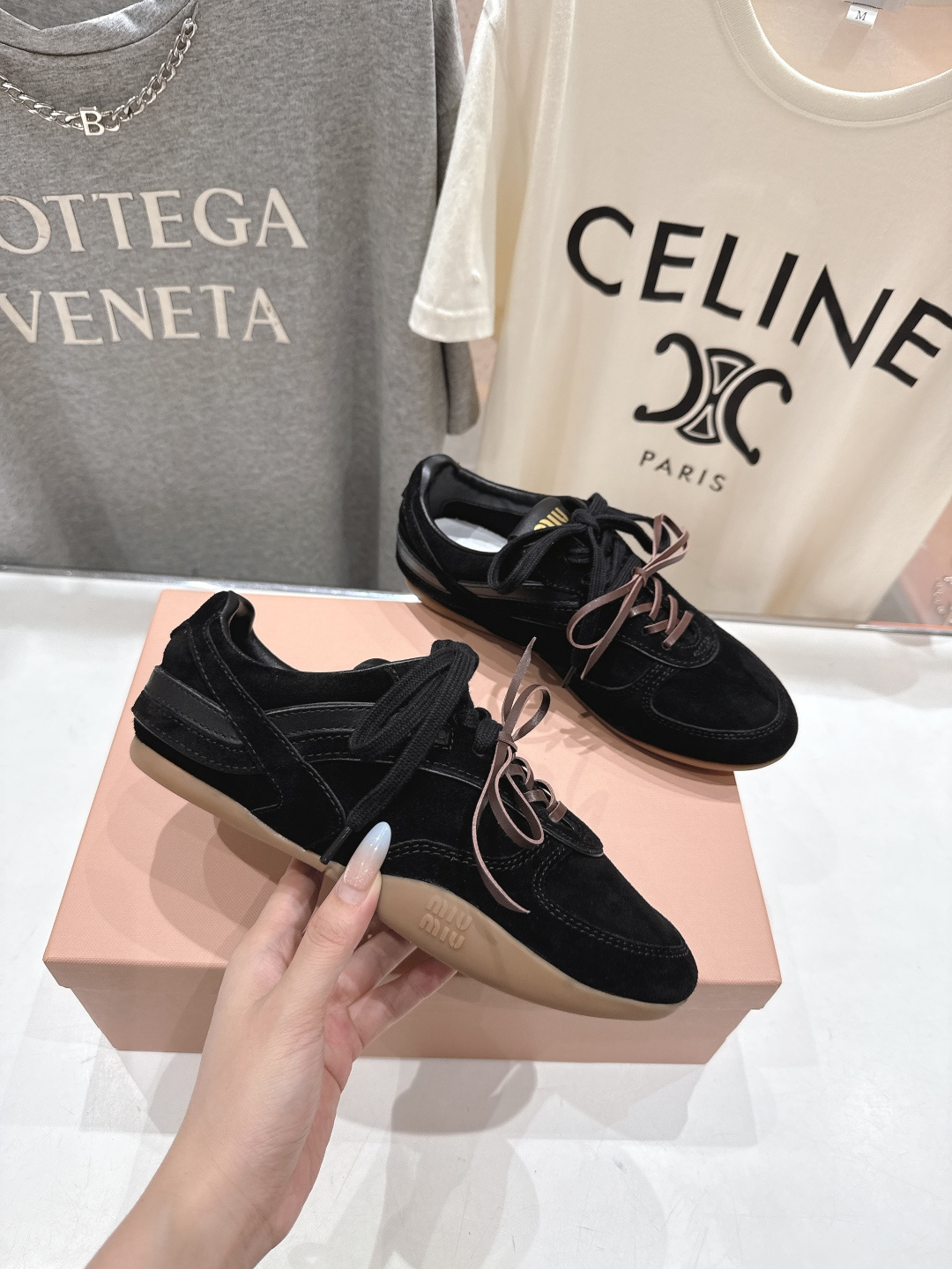 高版本出厂 MiuMiu/缪缪F022 2025ss秋冬走秀新款系带德训鞋休闲运动鞋 这款系带休闲运动鞋