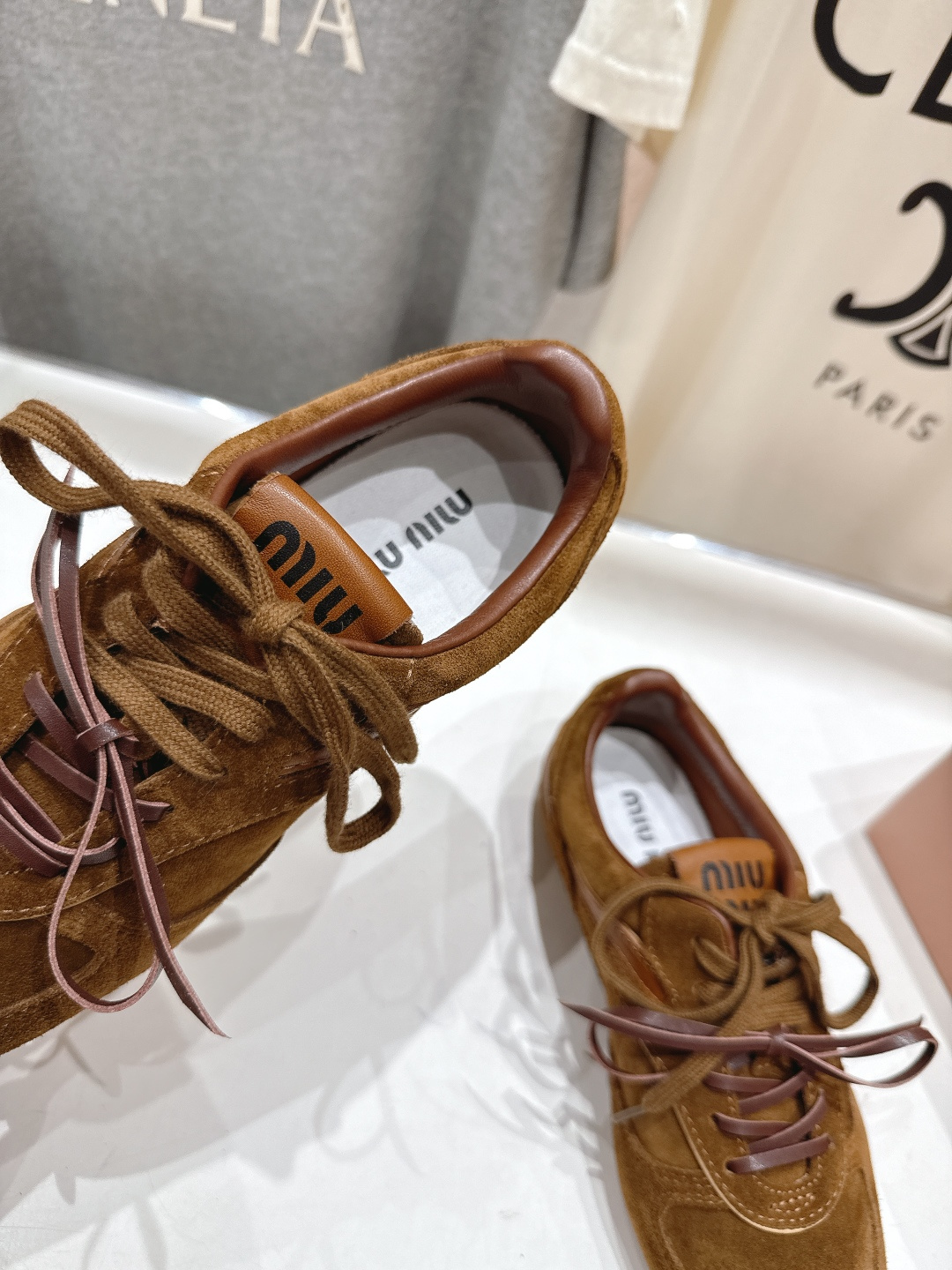 高版本出厂 MiuMiu/缪缪F022 2025ss秋冬走秀新款系带德训鞋休闲运动鞋 这款系带休闲运动鞋