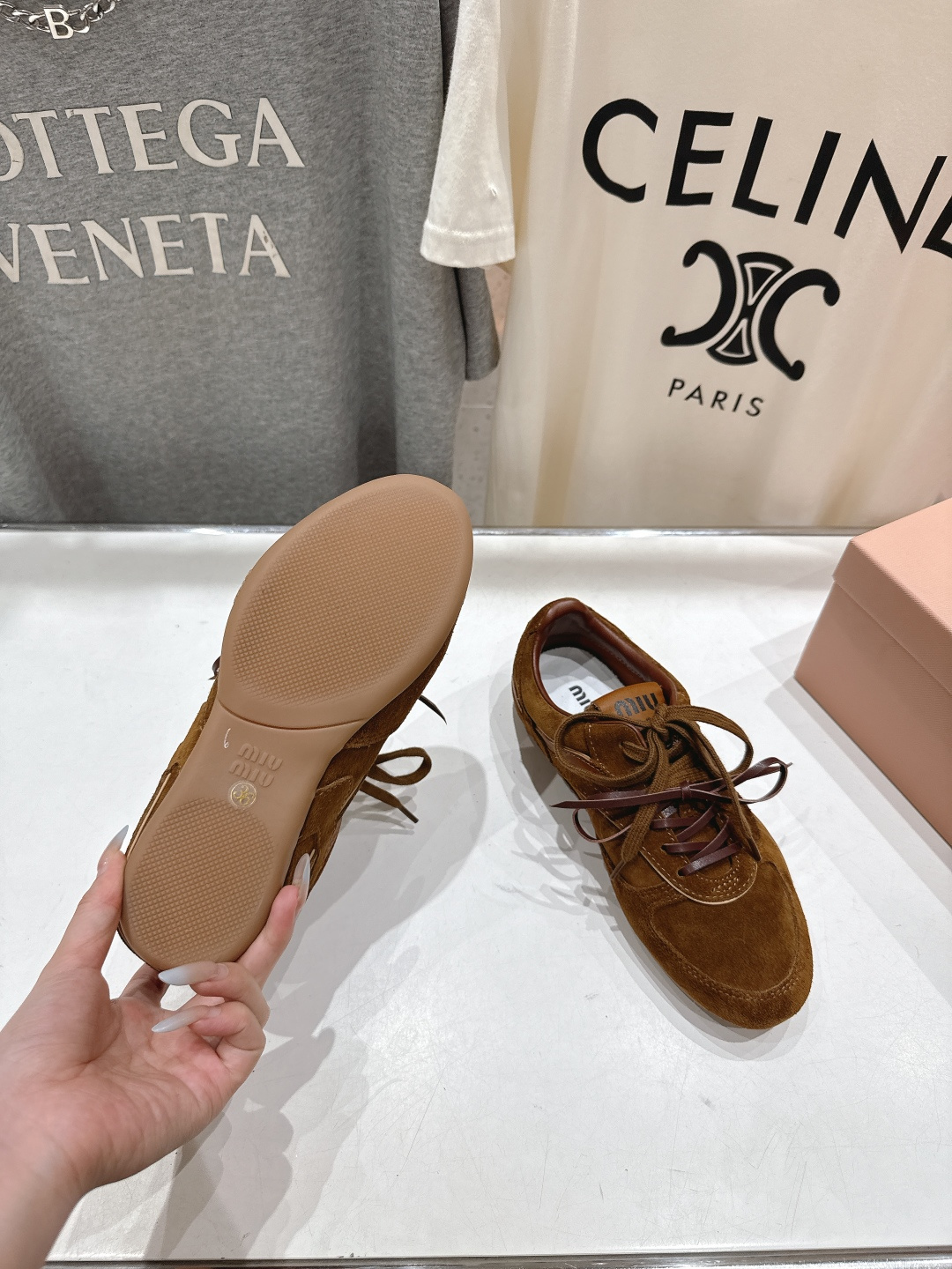 高版本出厂 MiuMiu/缪缪F022 2025ss秋冬走秀新款系带德训鞋休闲运动鞋 这款系带休闲运动鞋