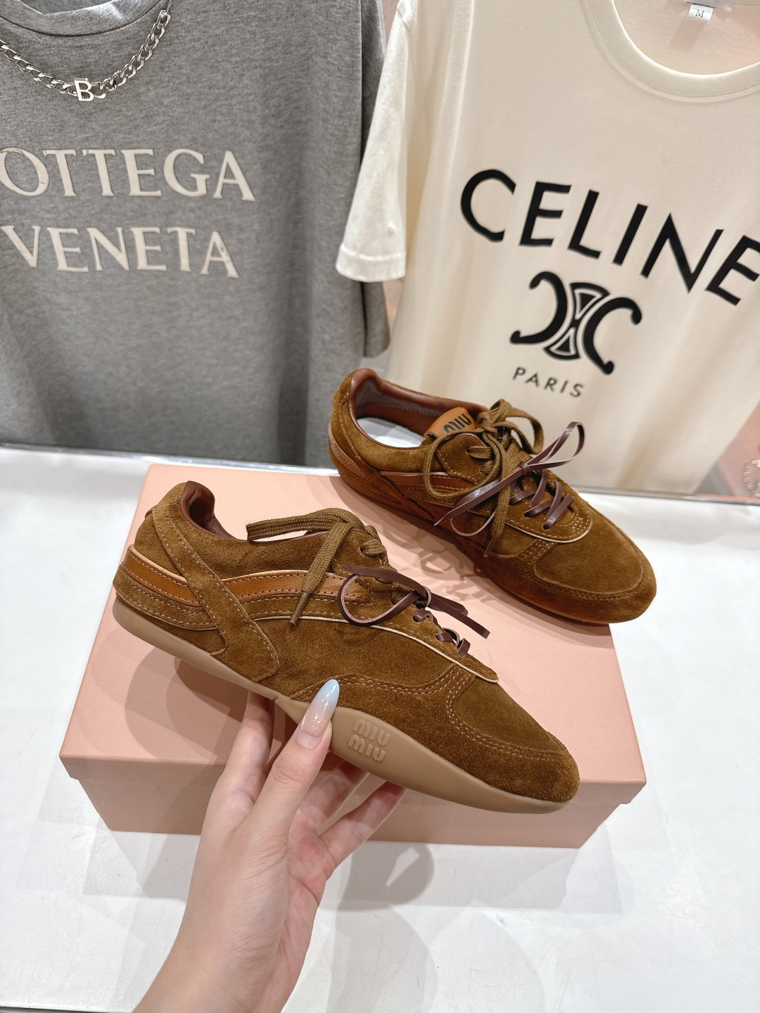 高版本出厂 MiuMiu/缪缪F022 2025ss秋冬走秀新款系带德训鞋休闲运动鞋 这款系带休闲运动鞋