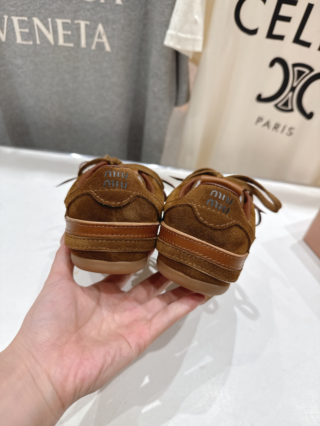 高版本出厂 MiuMiu/缪缪F022 2025ss秋冬走秀新款系带德训鞋休闲运动鞋 这款系带休闲运动鞋