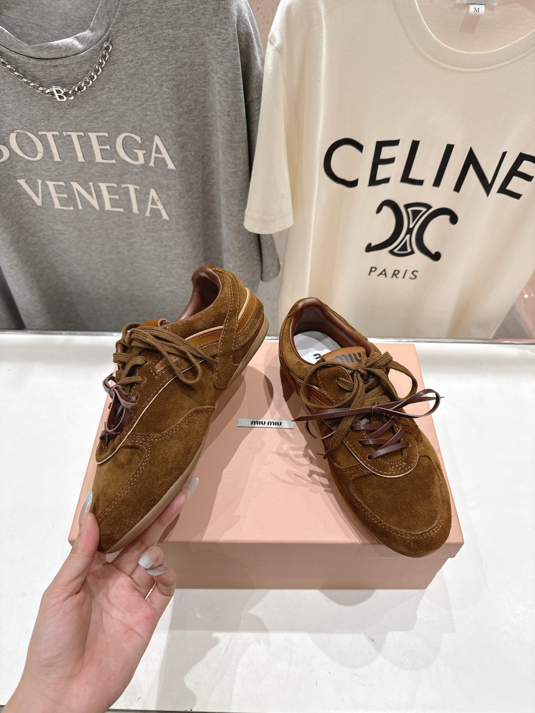 高版本出厂 MiuMiu/缪缪F022 2025ss秋冬走秀新款系带德训鞋休闲运动鞋 这款系带休闲运动鞋