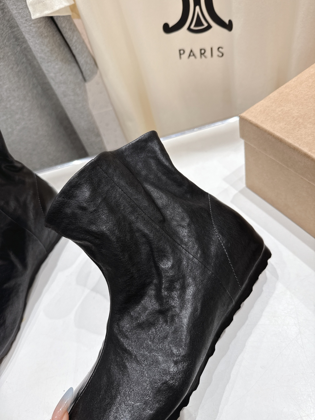 顶级出厂 Renian 小众潮牌～F028秋冬新款复古英伦风切尔西小短靴网红明星小红书狂追热推 发售蠢萌