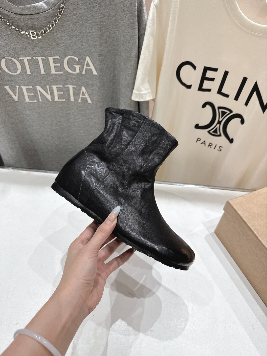 顶级出厂 Renian 小众潮牌～F028秋冬新款复古英伦风切尔西小短靴网红明星小红书狂追热推 发售蠢萌