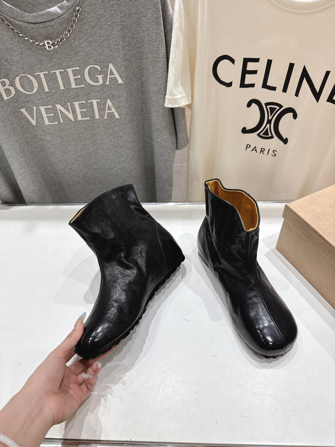 顶级出厂 Renian 小众潮牌～F028秋冬新款复古英伦风切尔西小短靴网红明星小红书狂追热推 发售蠢萌