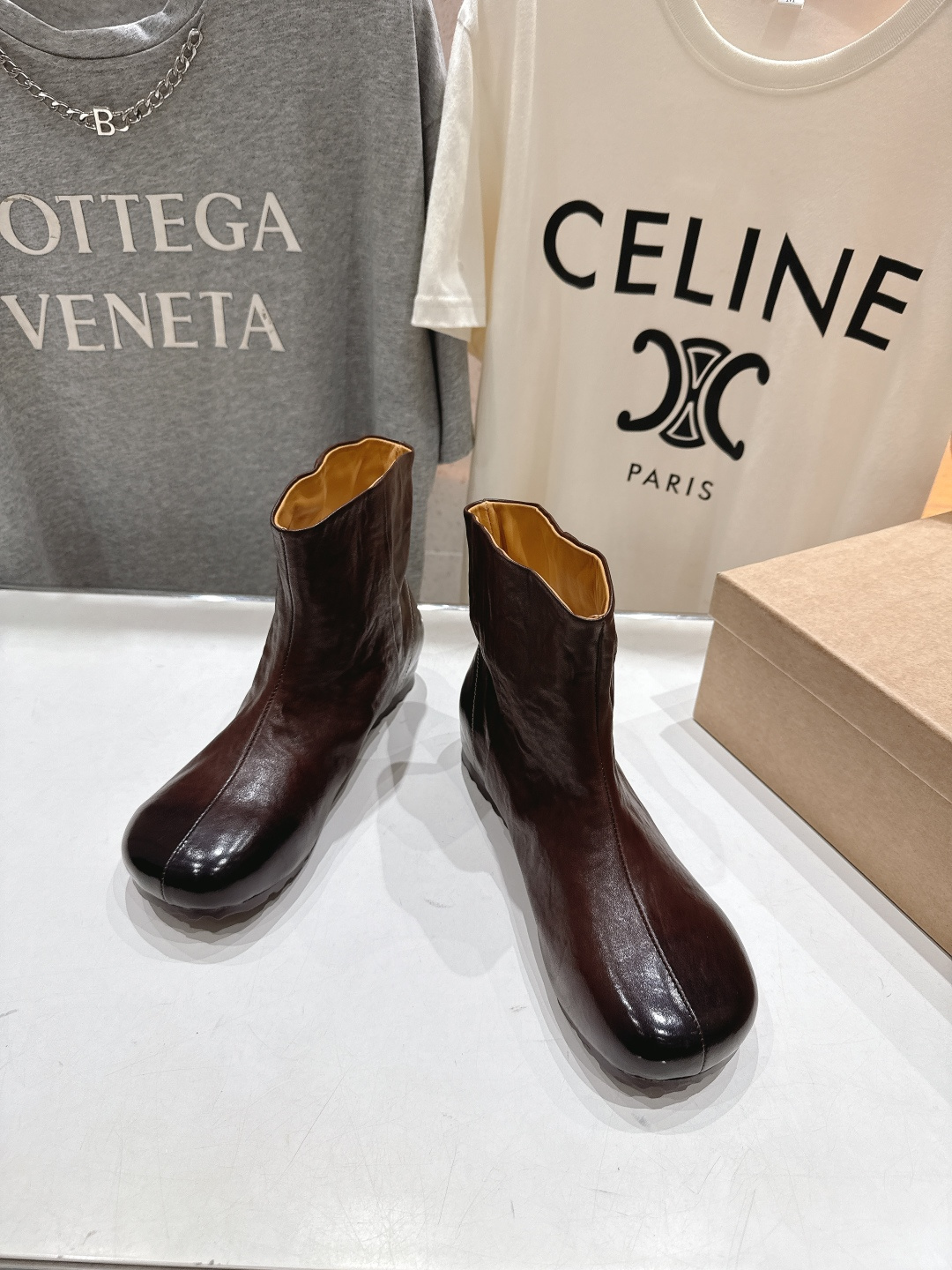 顶级出厂 Renian 小众潮牌～F028秋冬新款复古英伦风切尔西小短靴网红明星小红书狂追热推 发售蠢萌