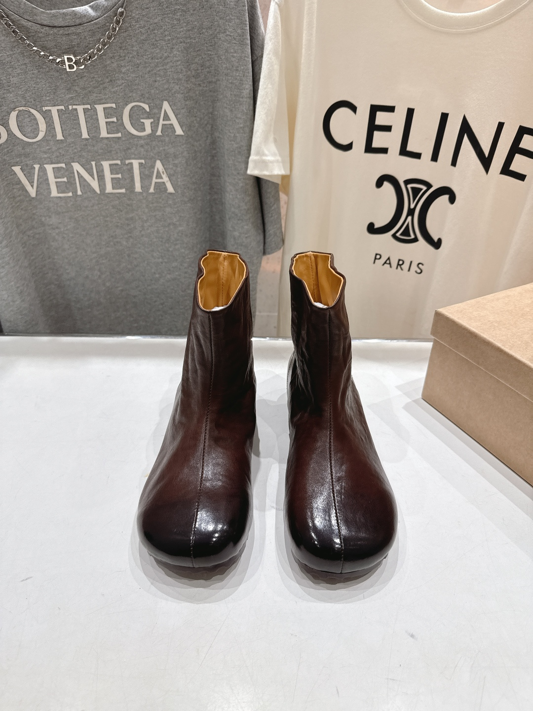 顶级出厂 Renian 小众潮牌～F028秋冬新款复古英伦风切尔西小短靴网红明星小红书狂追热推 发售蠢萌