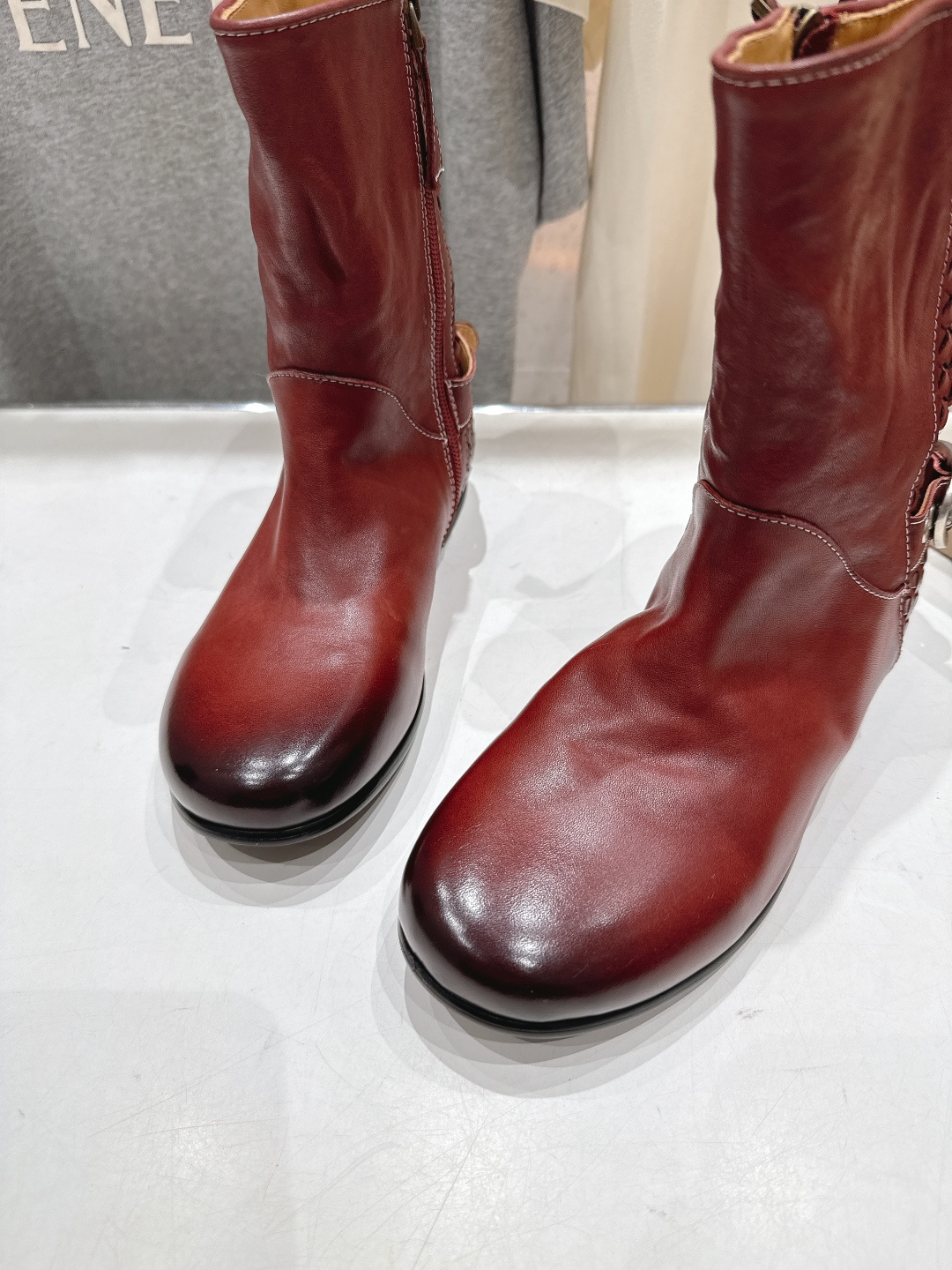 顶级出厂 Renian 小众潮牌～F028秋冬新款复古英伦风切尔西短靴马丁靴网红明星小红书狂追热推 发售