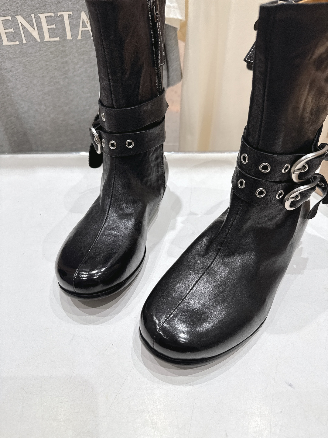 顶级出厂 Renian 小众潮牌～F028秋冬新款复古英伦风切尔西短靴马丁靴网红明星小红书狂追热推 发售