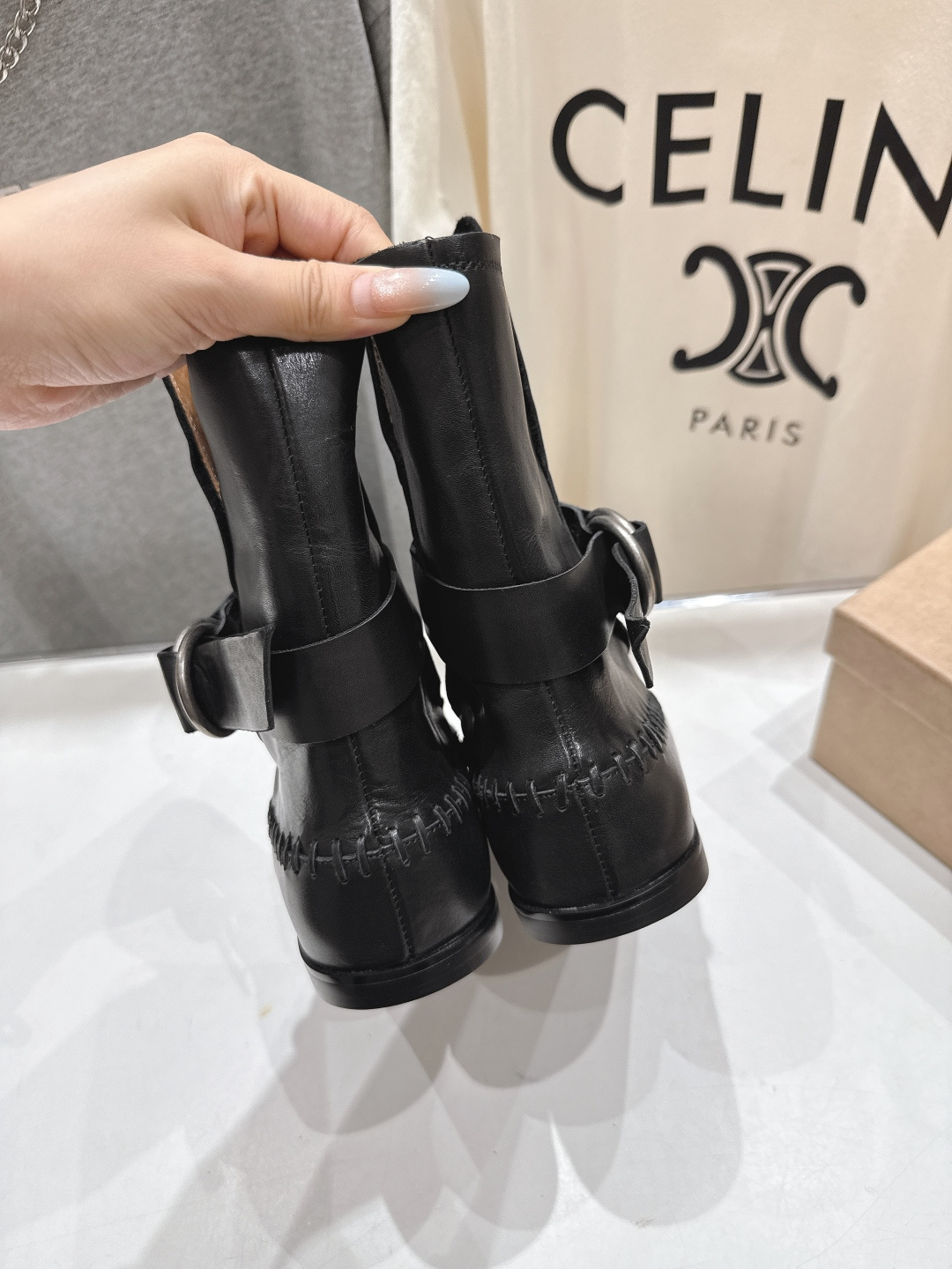 顶级出厂 Renian 小众潮牌～F028秋冬新款复古英伦风切尔西短靴马丁靴网红明星小红书狂追热推 发售